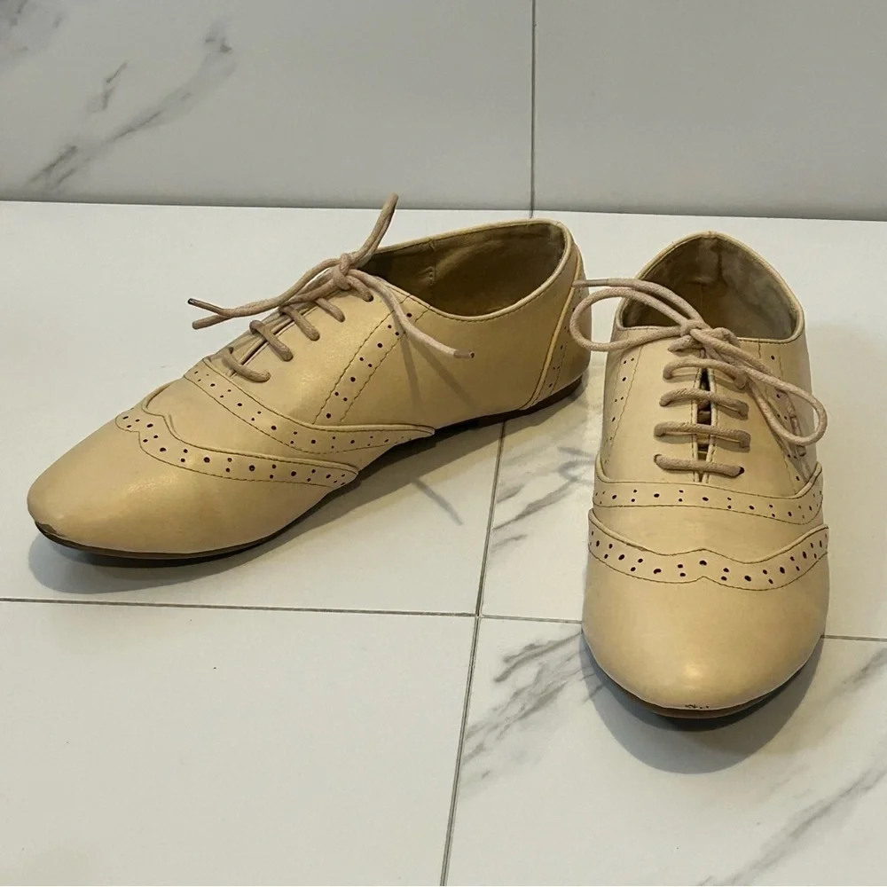 Ollio Women's Cream Oxford Flats Size 7.5 - Picture 3 of 7